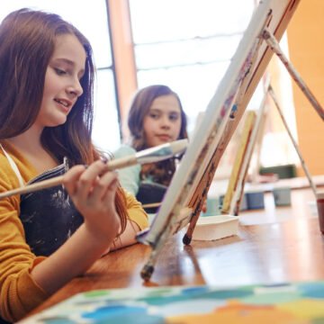 girl-painting girl-painting